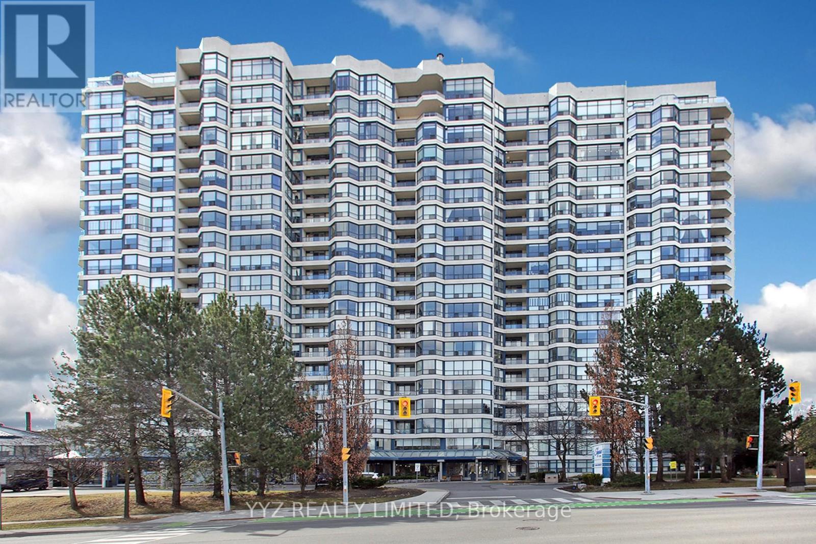 1 Clark Unit 808 photo 2