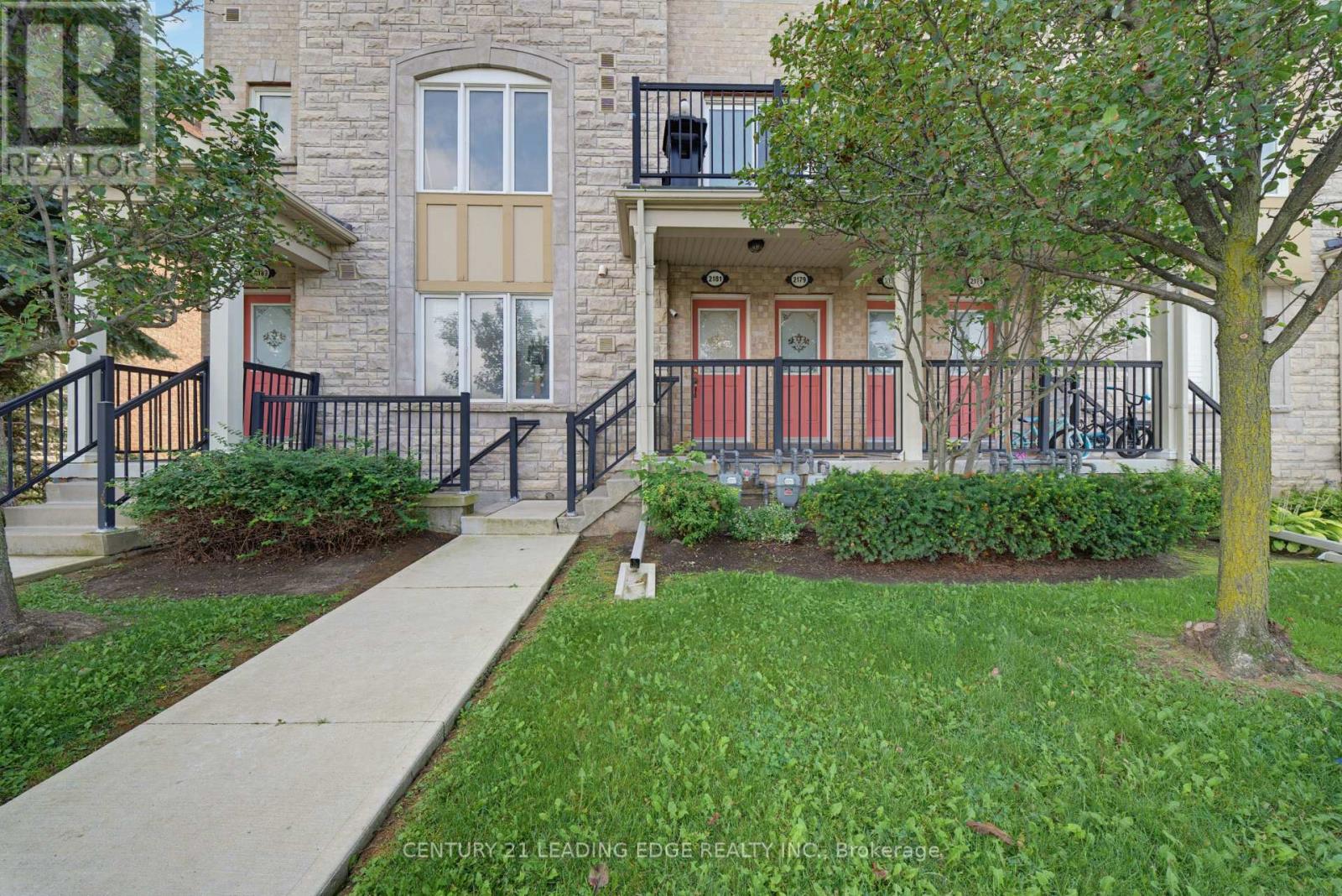 2179 Bur Oak