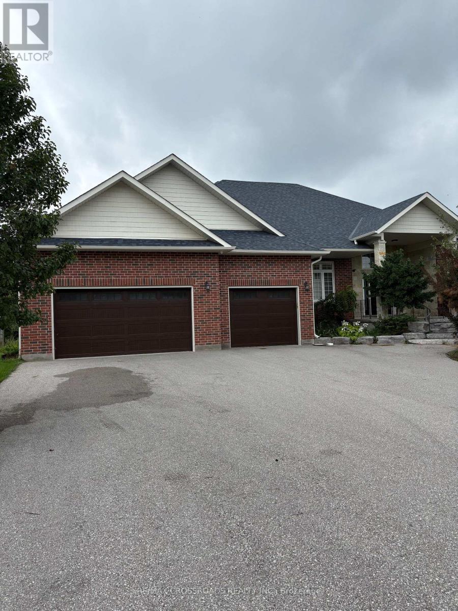 4 Blake Street, East Gwillimbury, ON L0E 1R0, East Gwillimbury