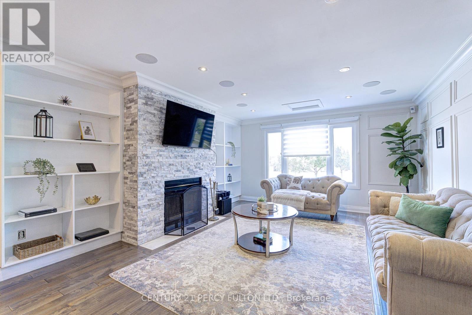 109 Woodcroft photo 2
