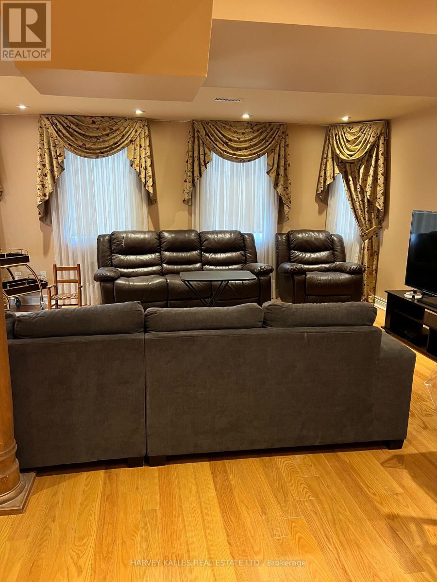 44 Ann Louise Unit Bsmt