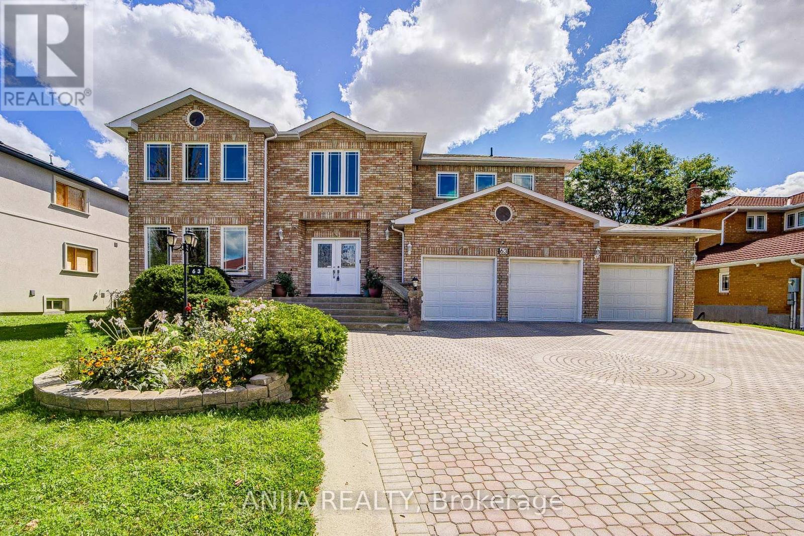 63 Beckenridge photo 2