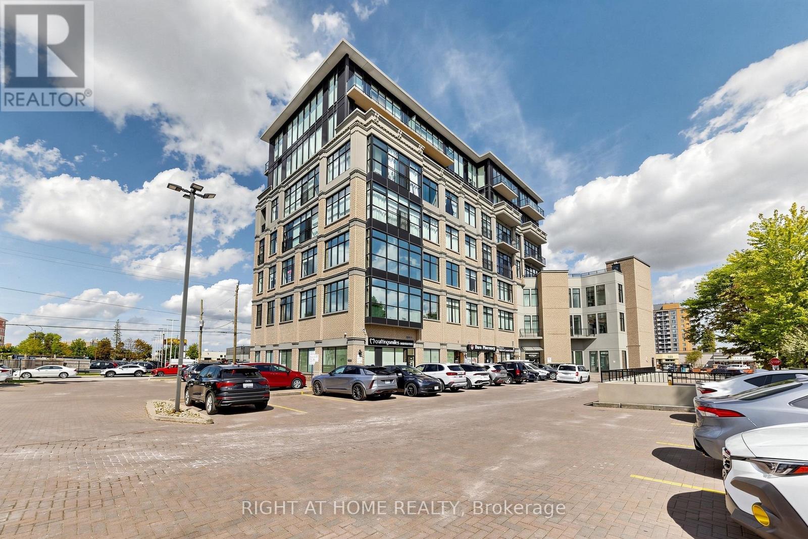 10376 Yonge Unit 306