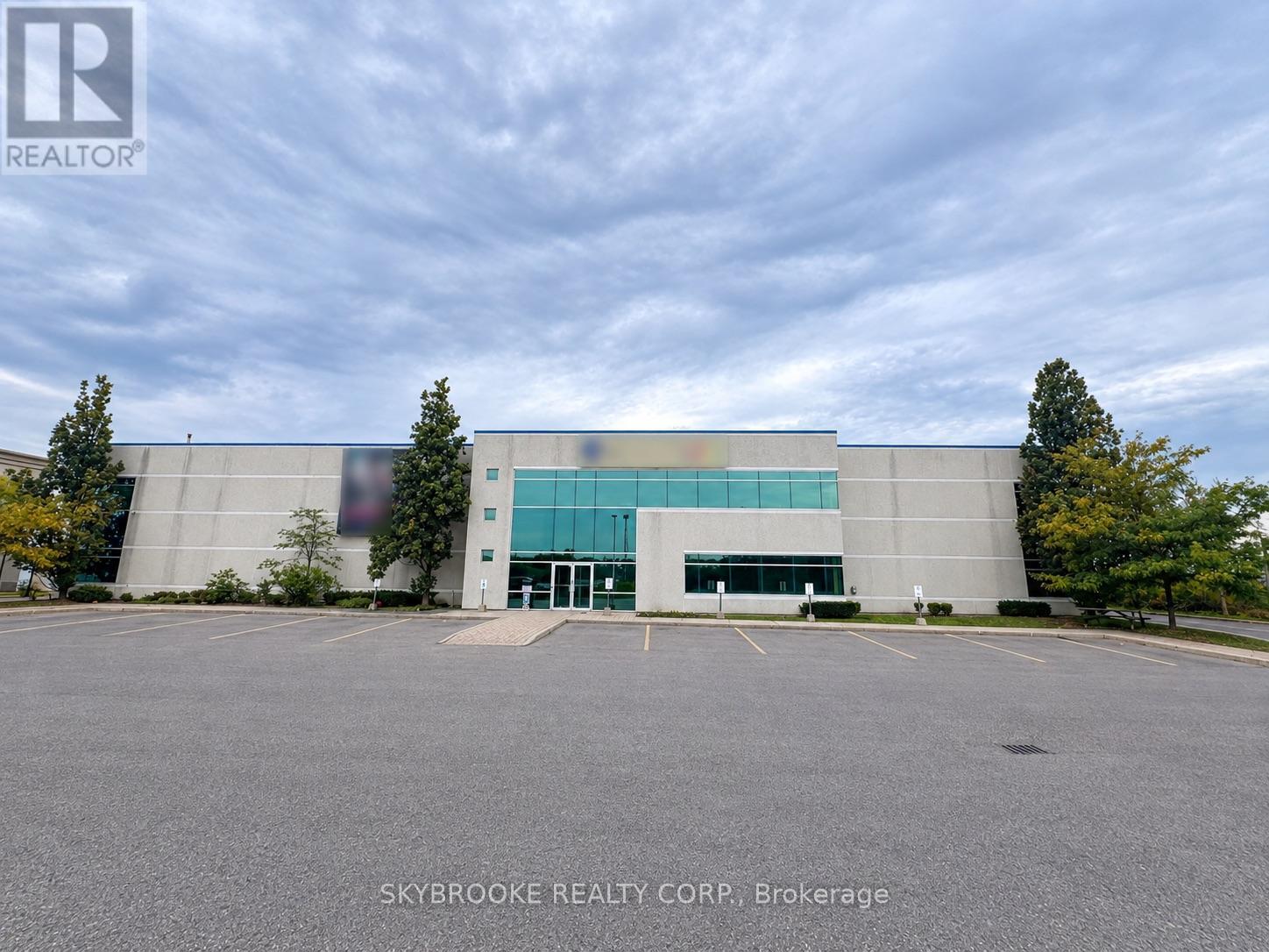 151 Creditview photo 2