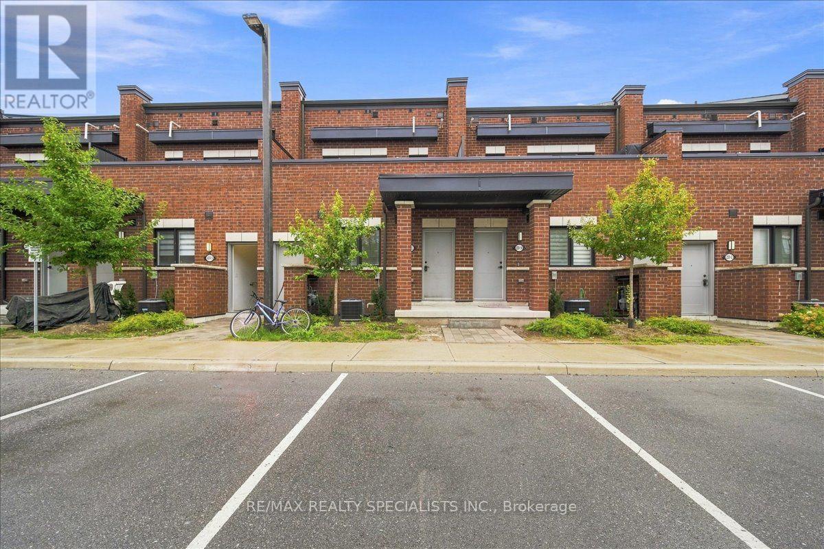 220 Dissette Unit 13 photo 2