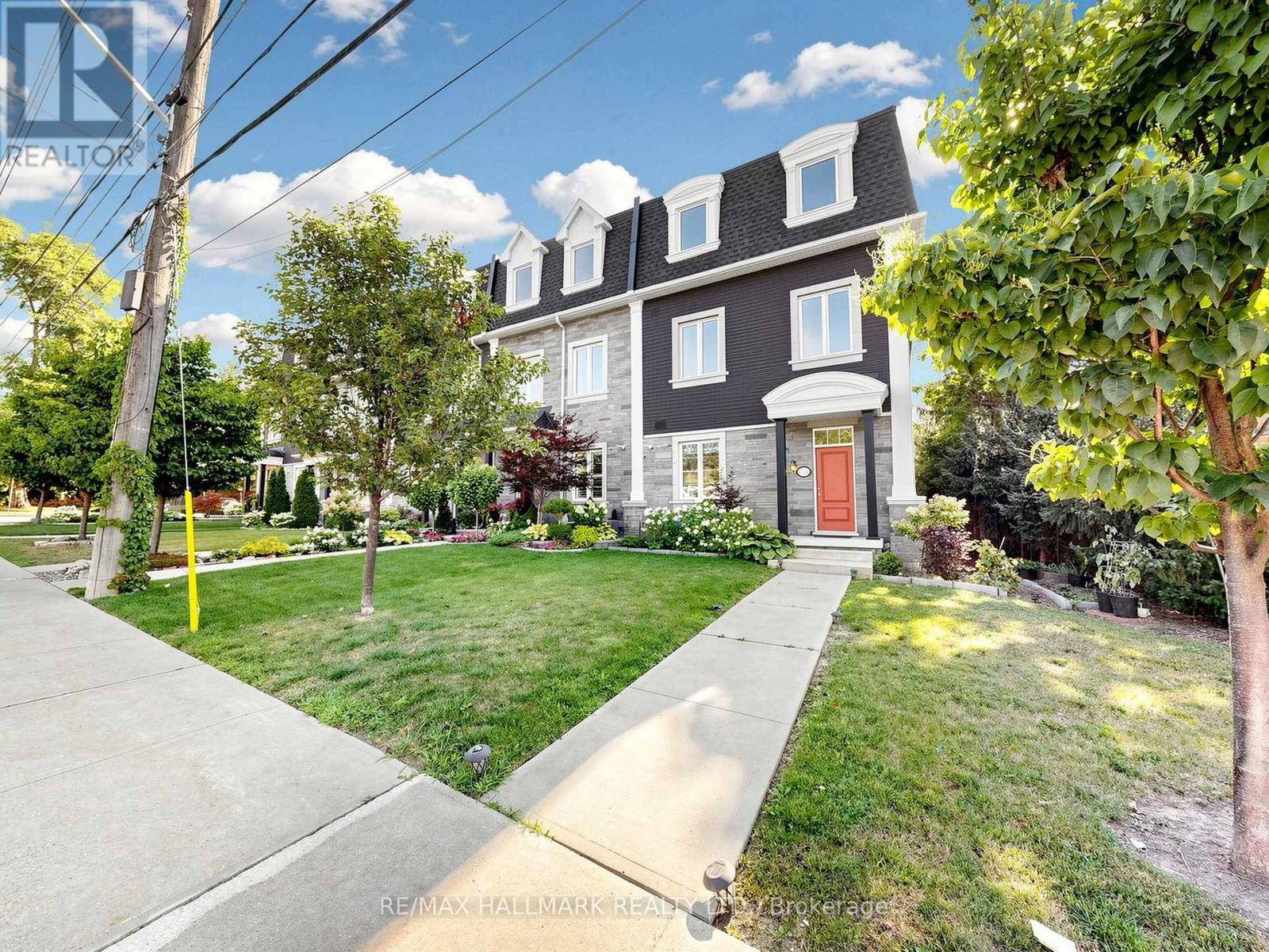 8313 Islington