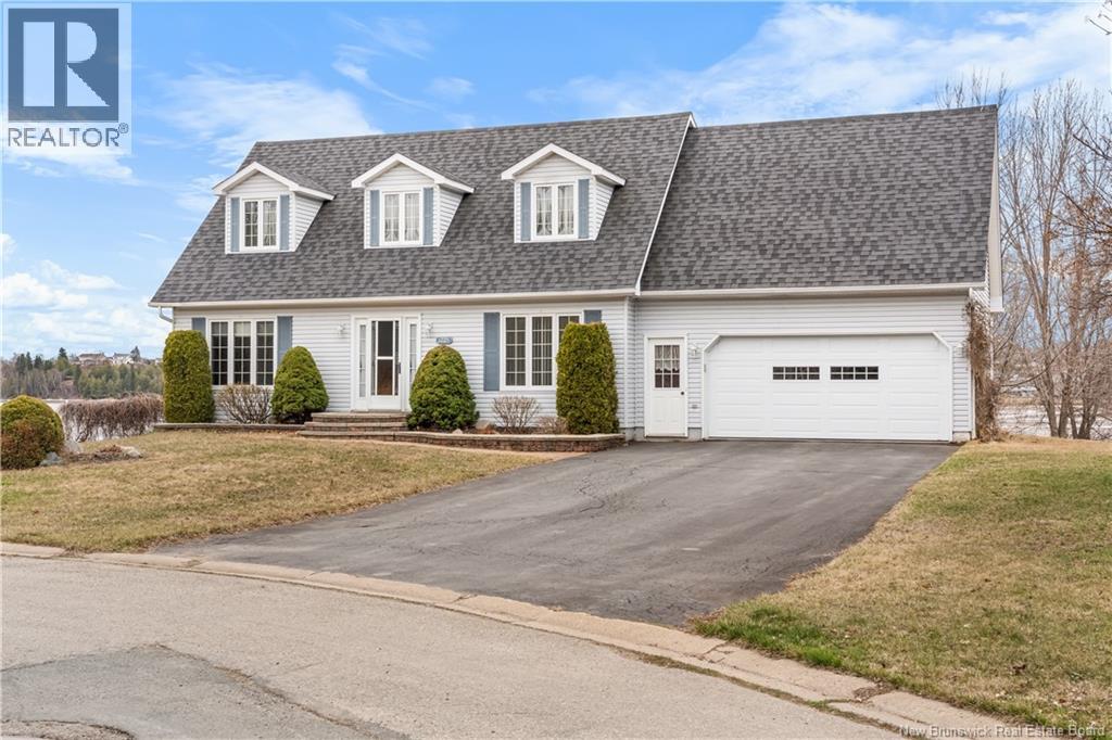 1725 Gowan Brae