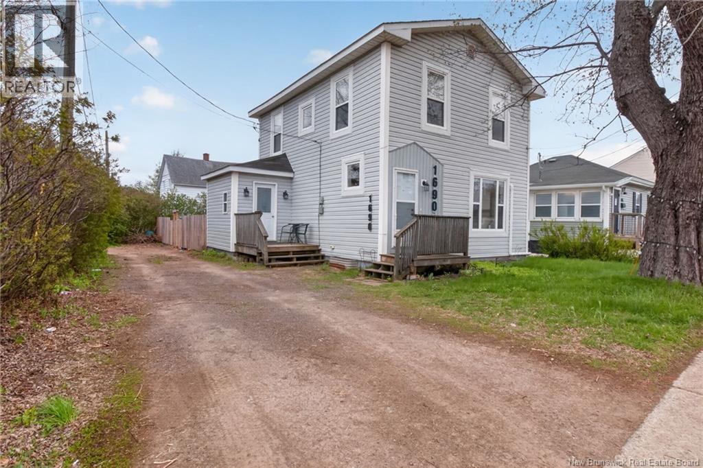 1690 Main Street