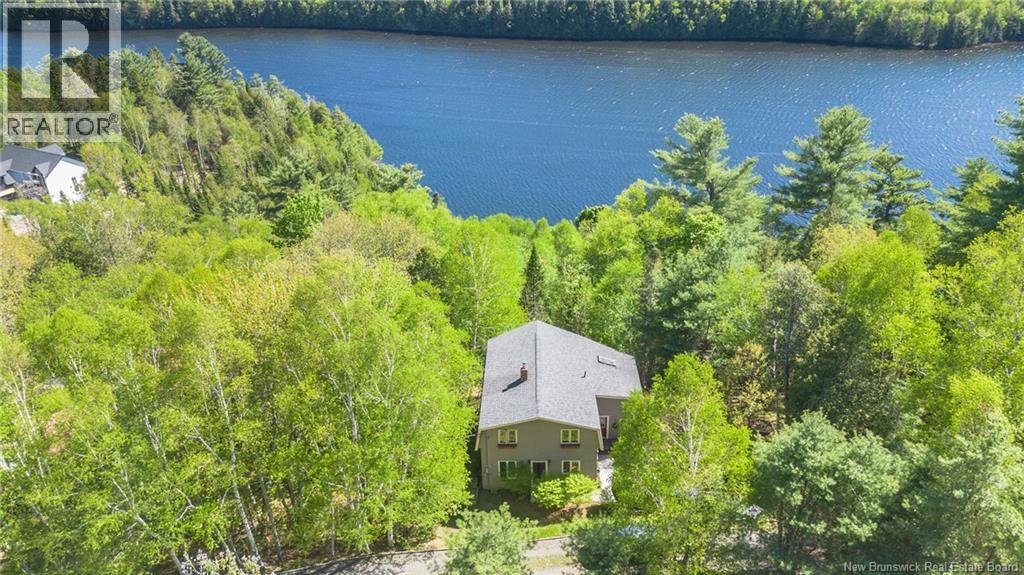 98 Woodbine Lane
