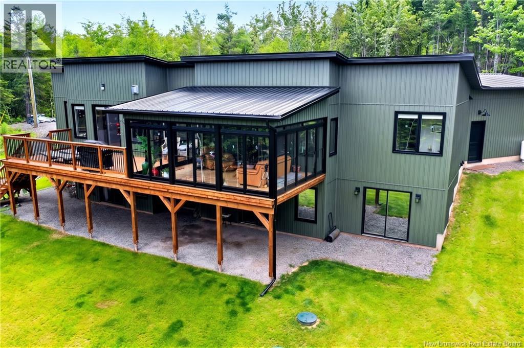 10 Orchard Avenue