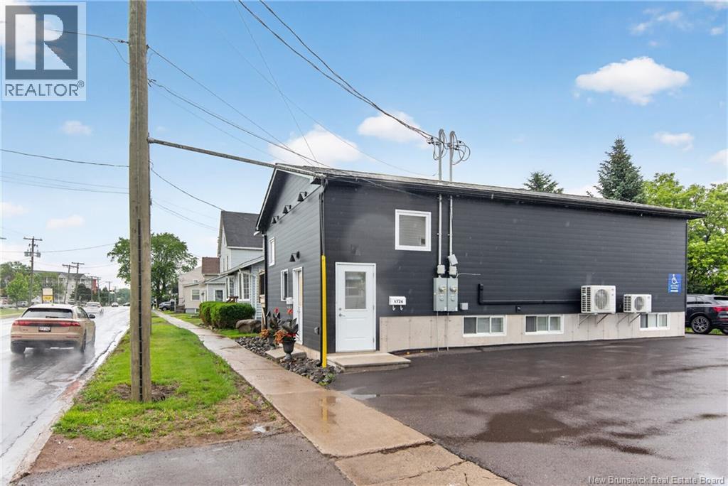 1724-1726 Main Street