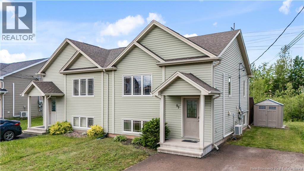 57 Clarendon Drive photo 2
