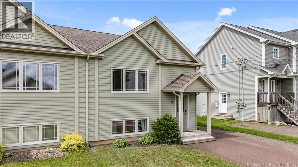 57 Clarendon Drive photo 3