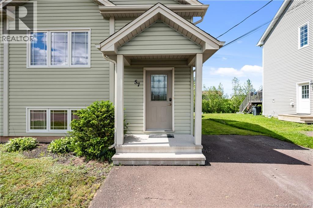 57 Clarendon Drive photo 4