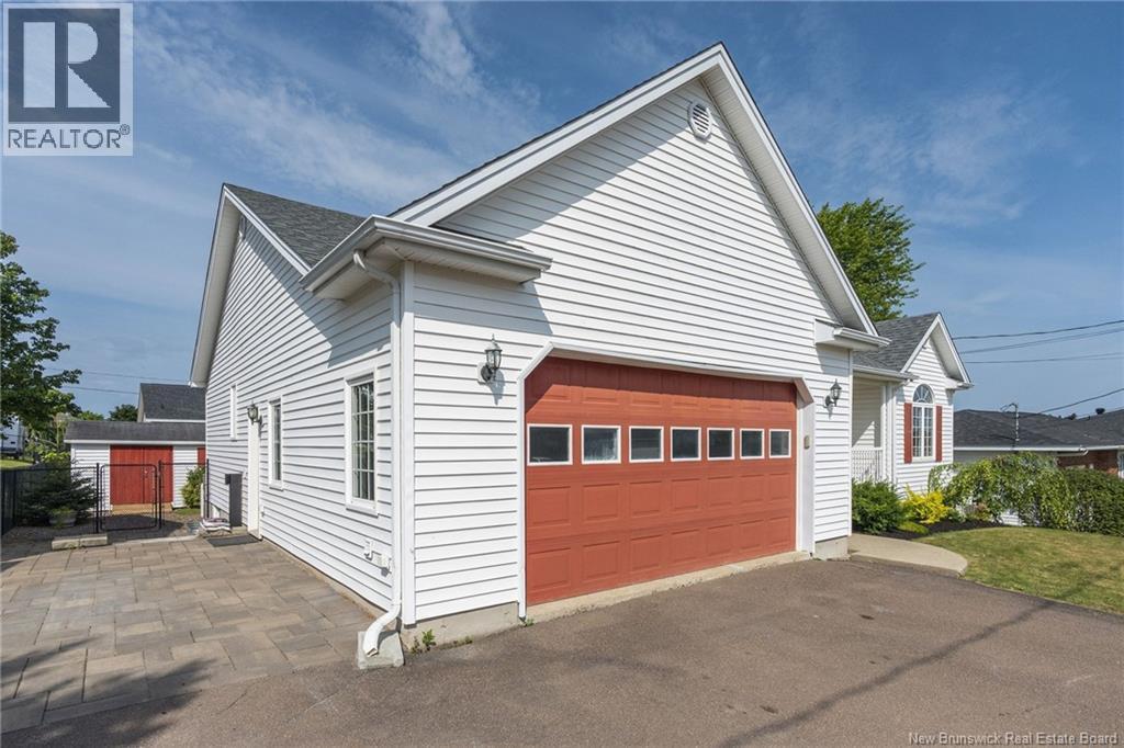 11 Weymond Crescent photo 2