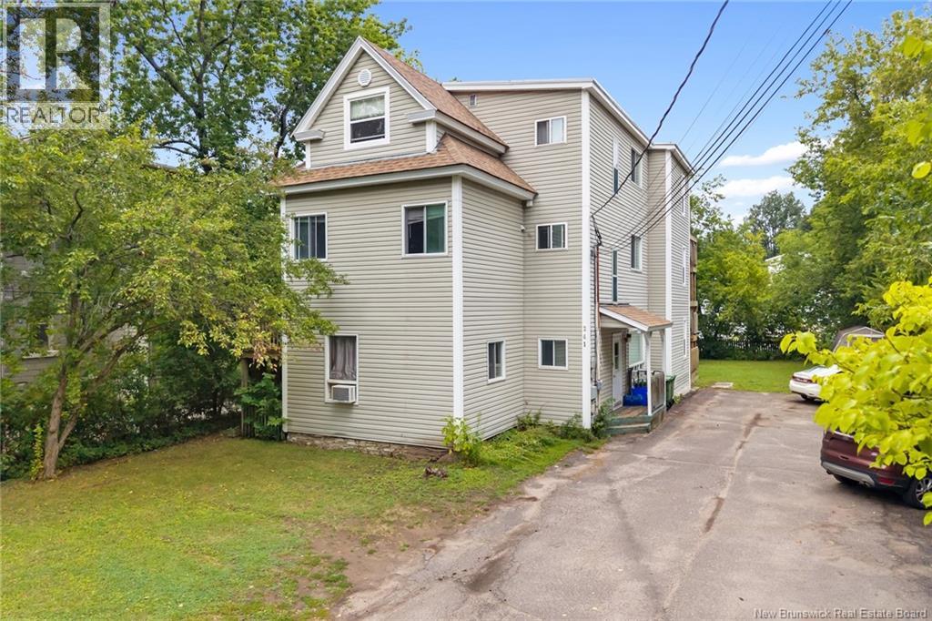241 Saunders Street