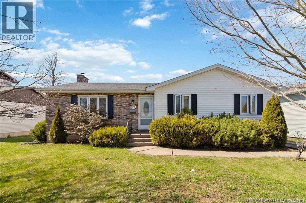 27 Woodstone Crescent