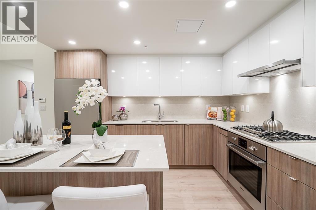 8428 PARK Unit 202
