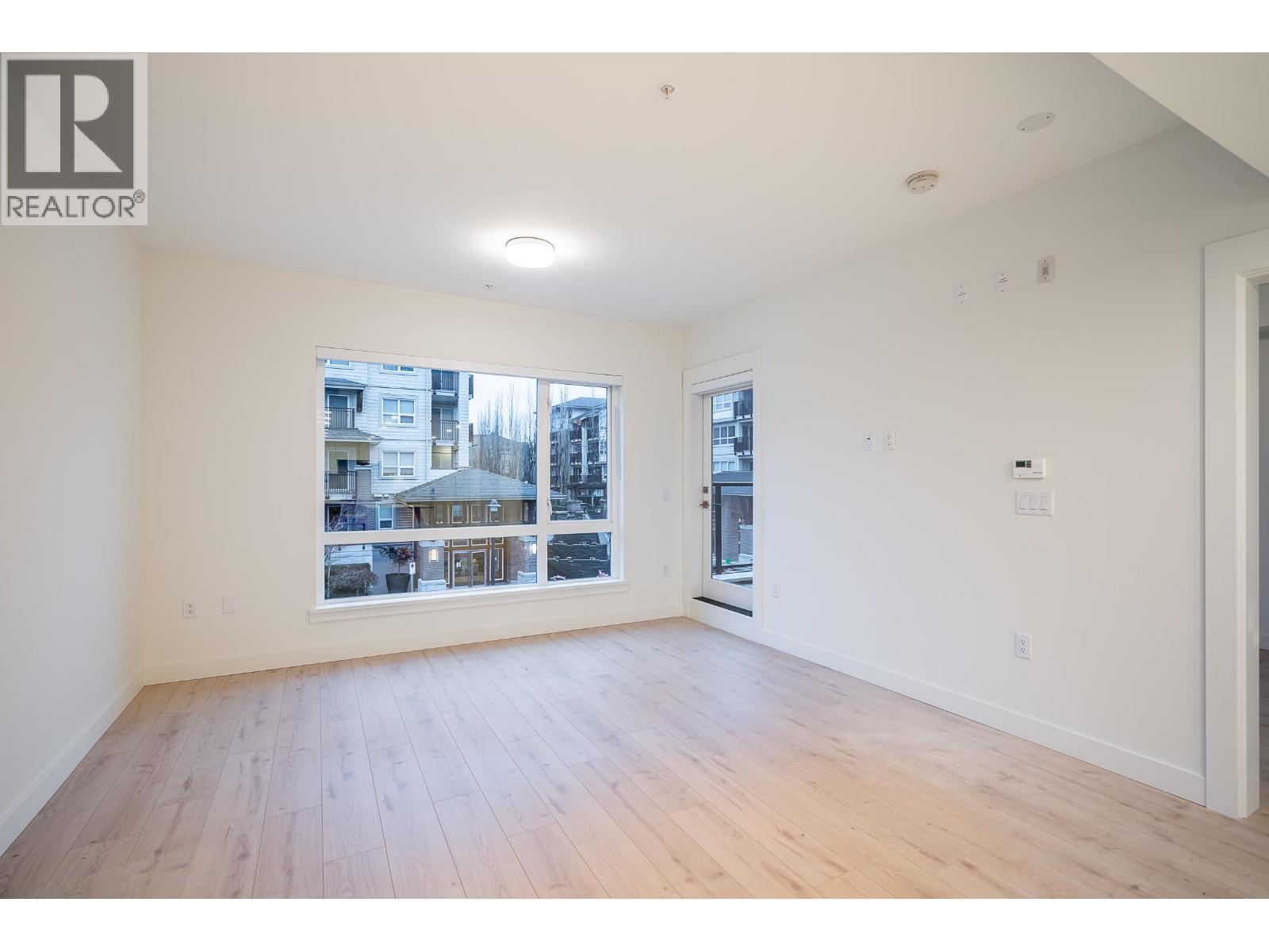 8428 PARK Unit 205 photo 2
