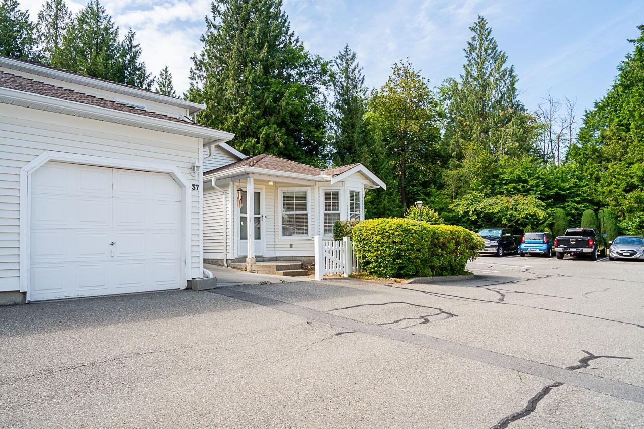 6537 138 Unit 37 photo 3