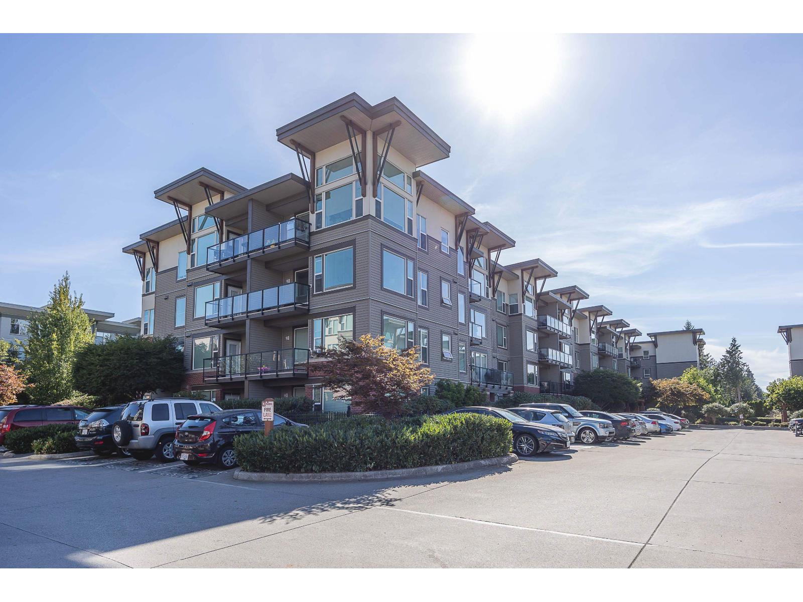 33539 HOLLAND Unit 220 photo 2