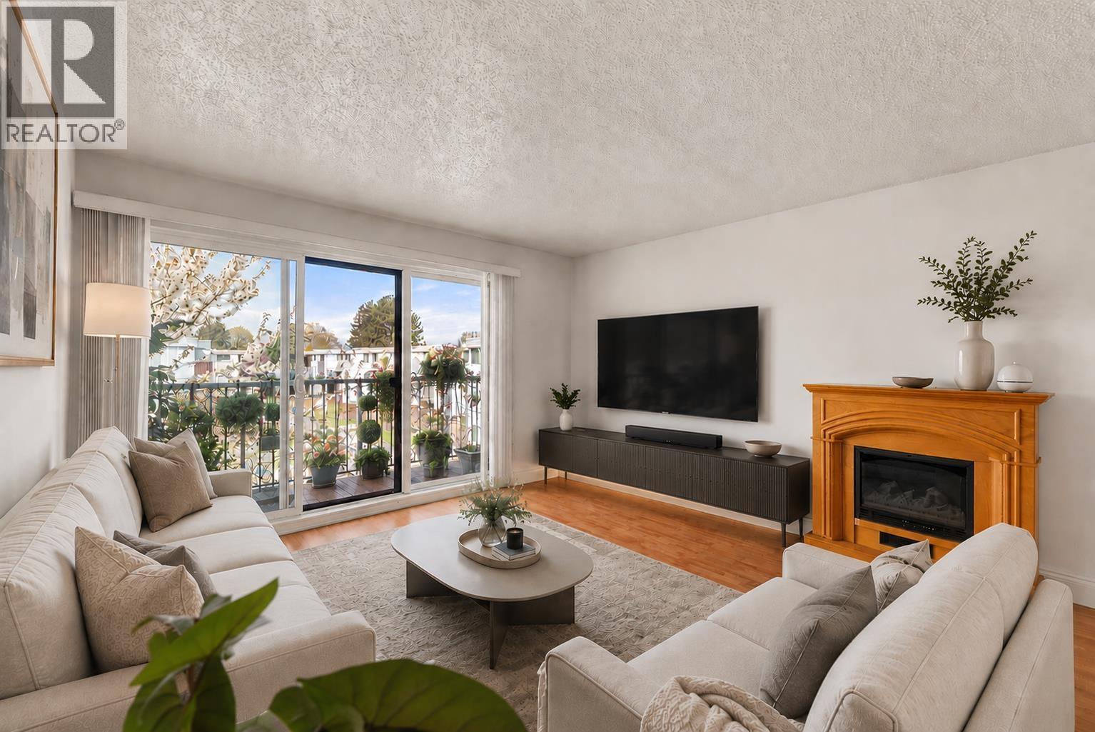 7240 LINDSAY Unit 306 photo 3