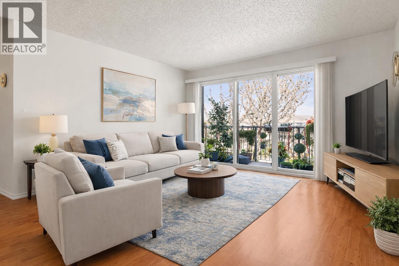 7240 LINDSAY Unit 306 photo 4