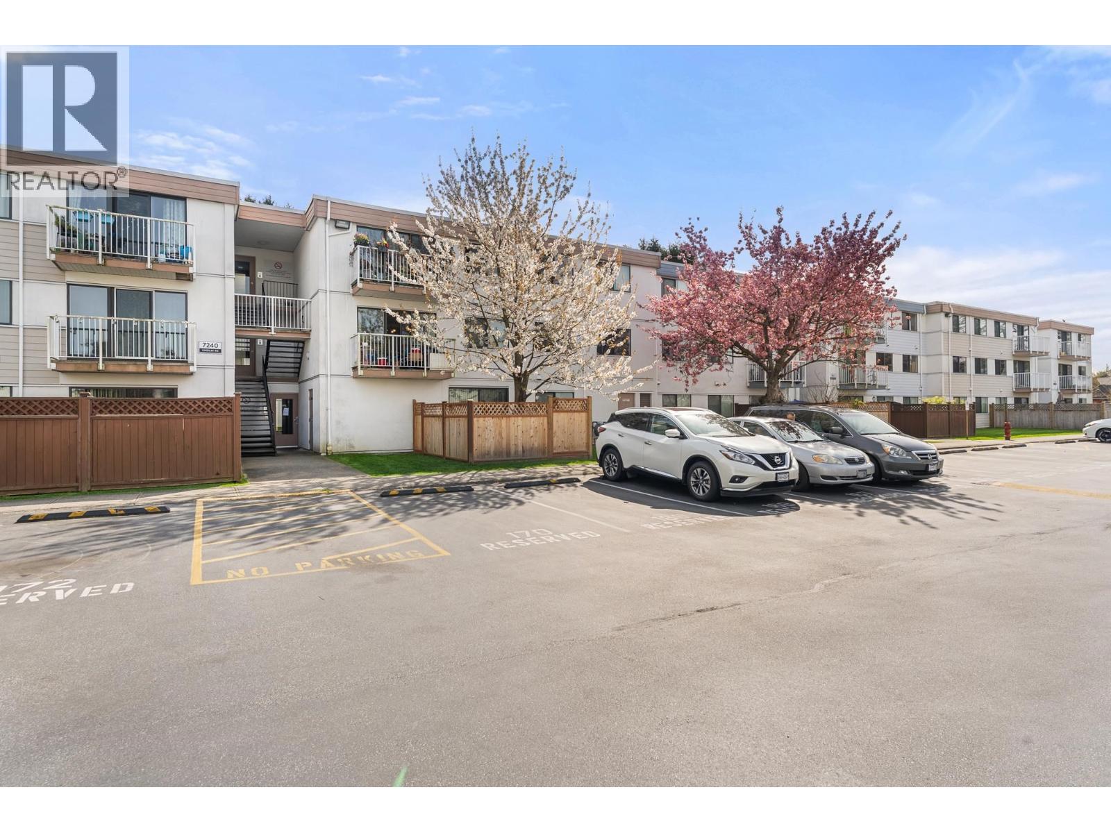 7240 LINDSAY Unit 306 photo 5