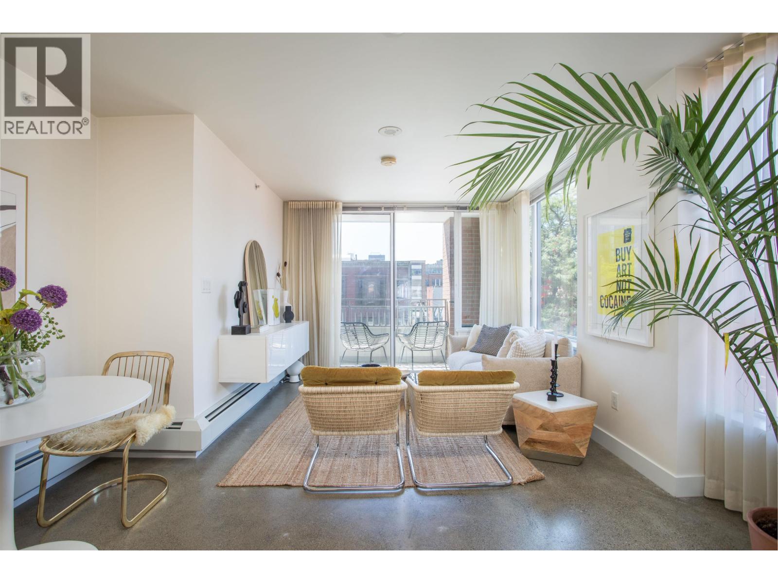231 PENDER Unit 307