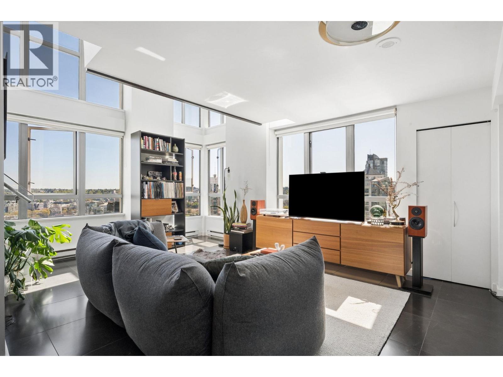 1238 RICHARDS Unit 2601