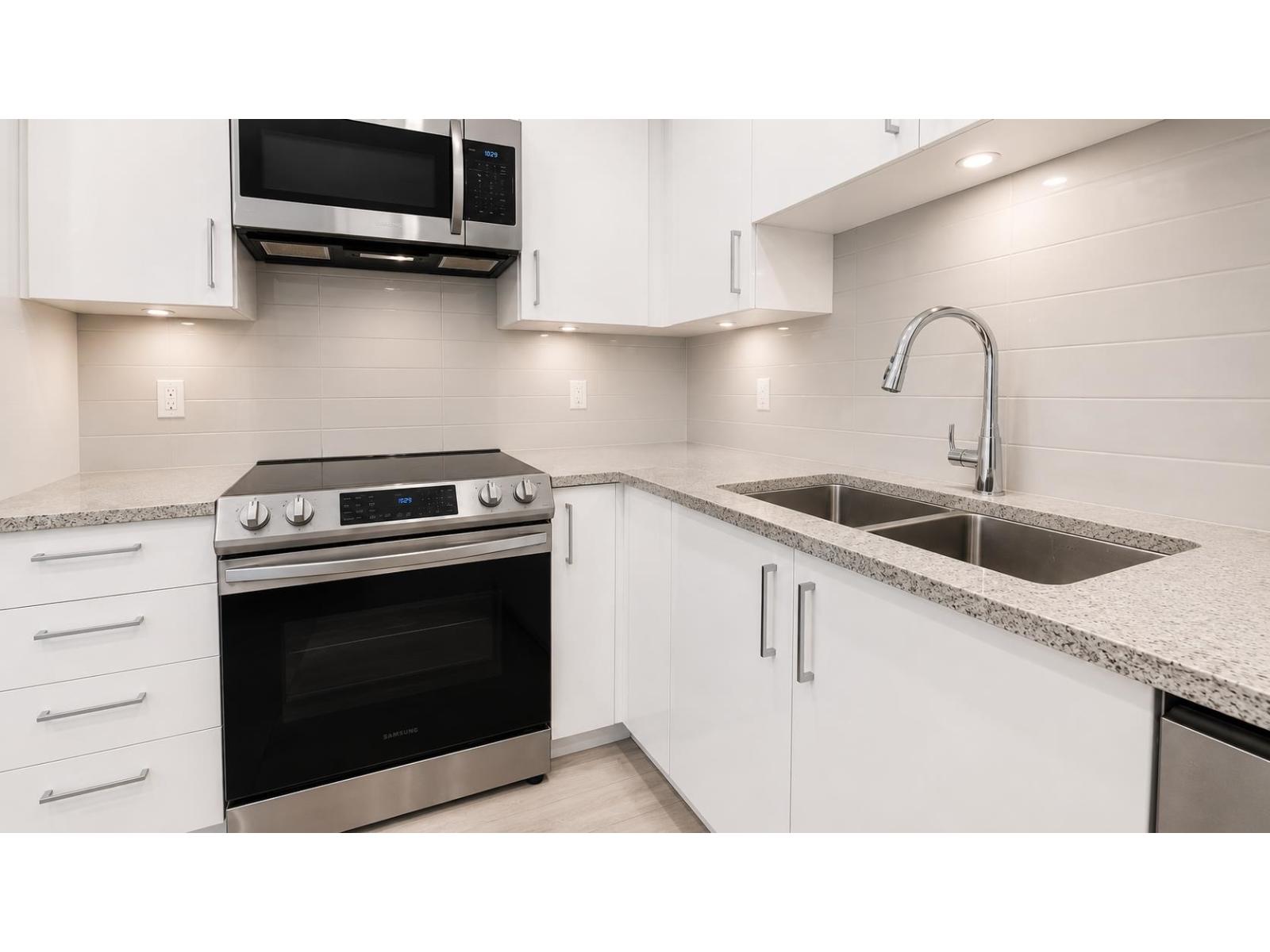 32690 14TH Unit 203 photo 5