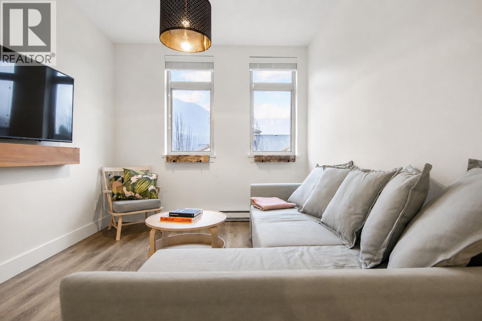 7330 ARBUTUS Unit 305