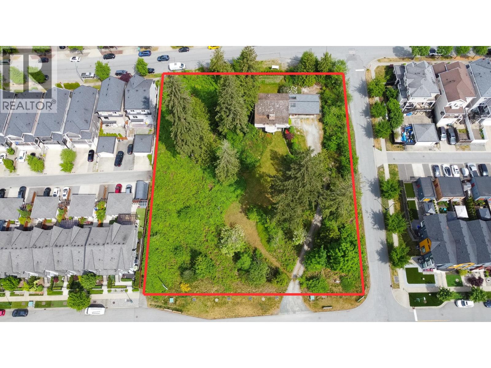 3417 ROXTON