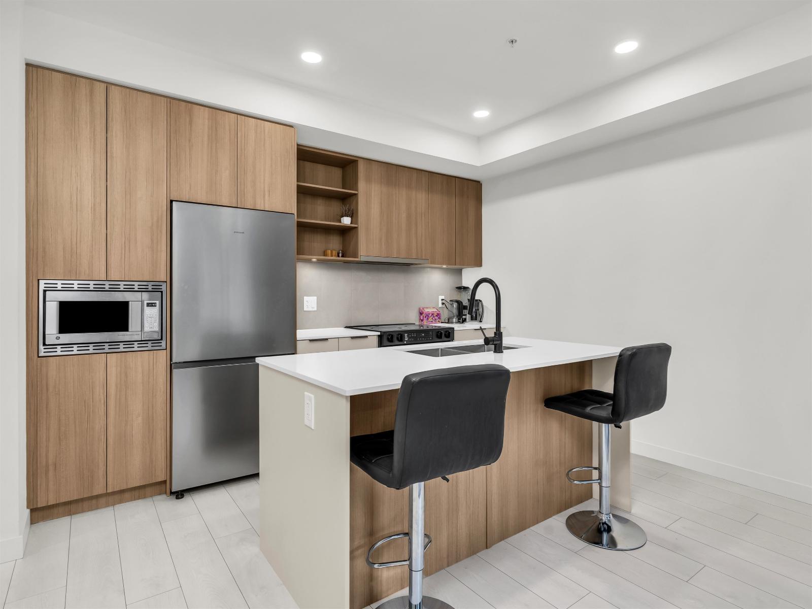 13439 94A Unit 204
