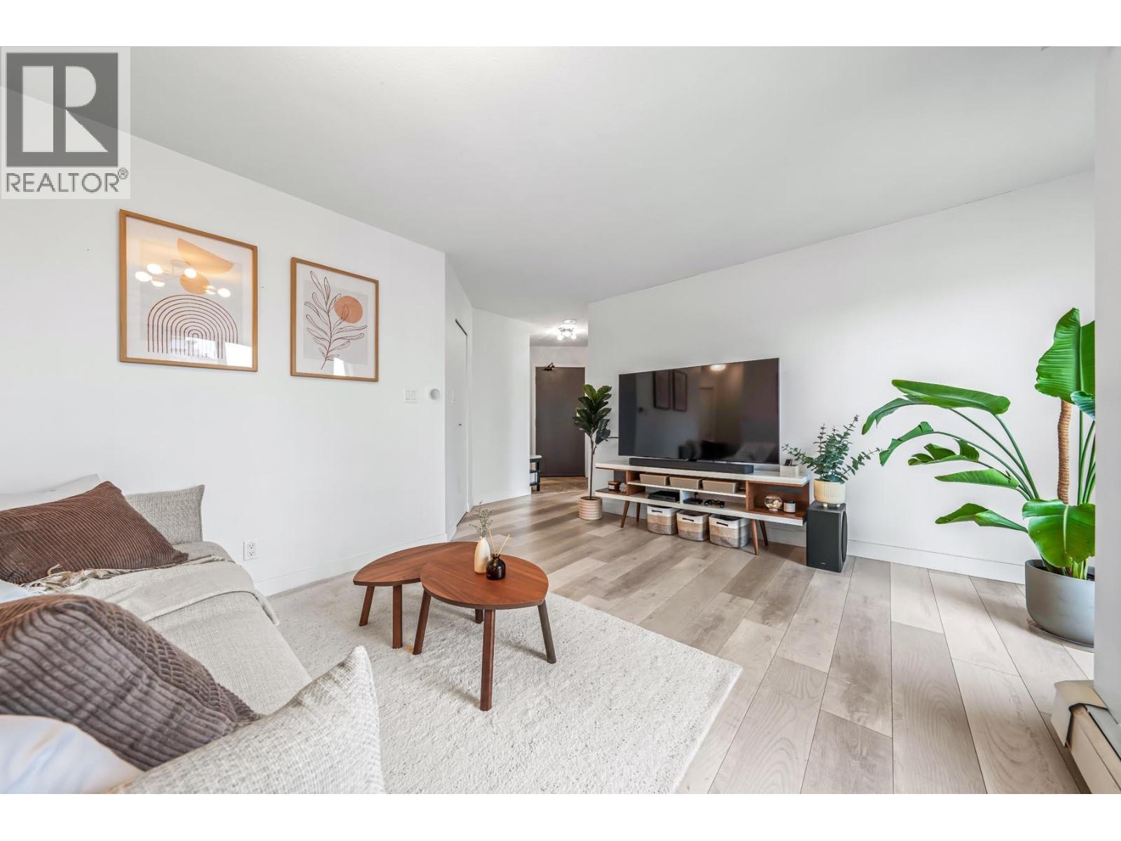 612 FIFTH Unit 1705