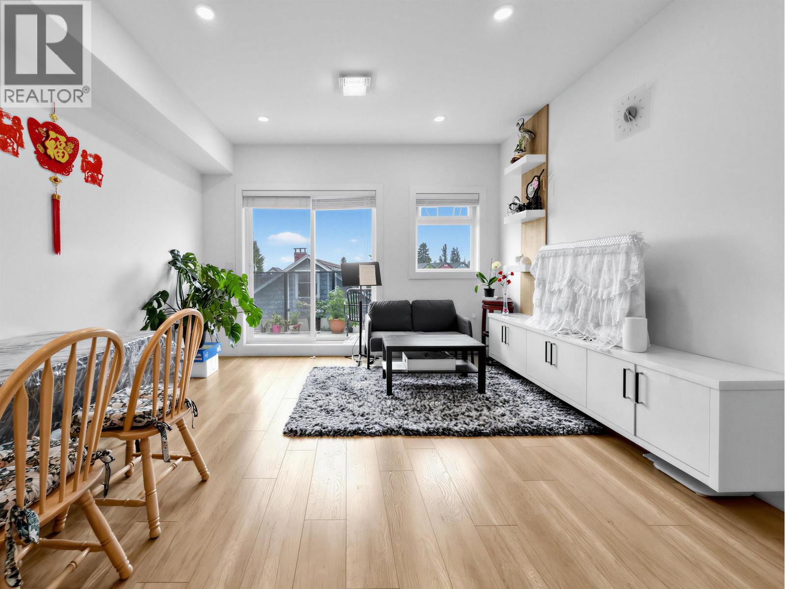 6288 BERESFORD Unit 15