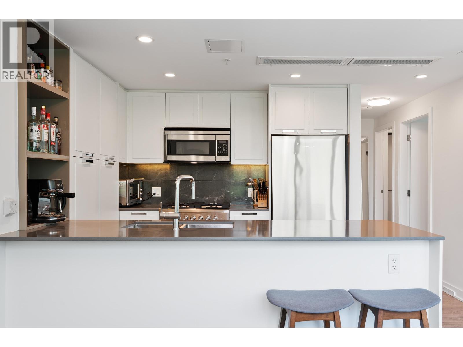 1401 HUNTER Unit 807