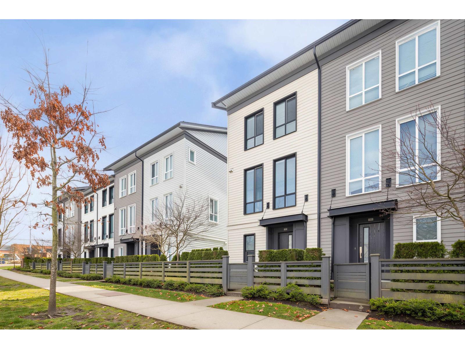 15938 27 Unit 11 photo 2