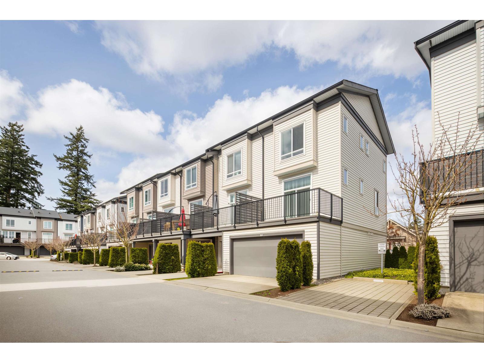 15938 27 Unit 11 photo 4