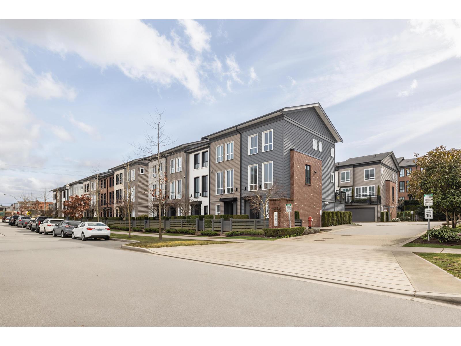 15938 27 Unit 11 photo 5