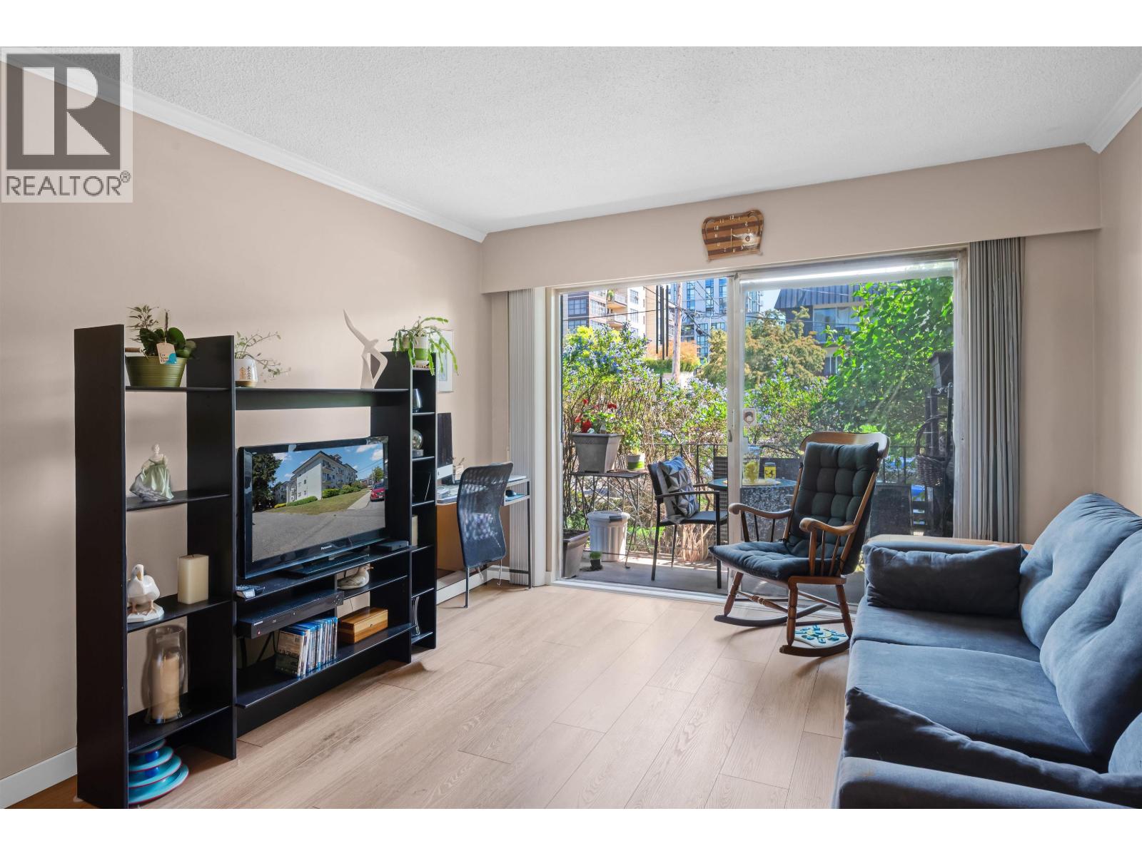 611 BLACKFORD Unit 101