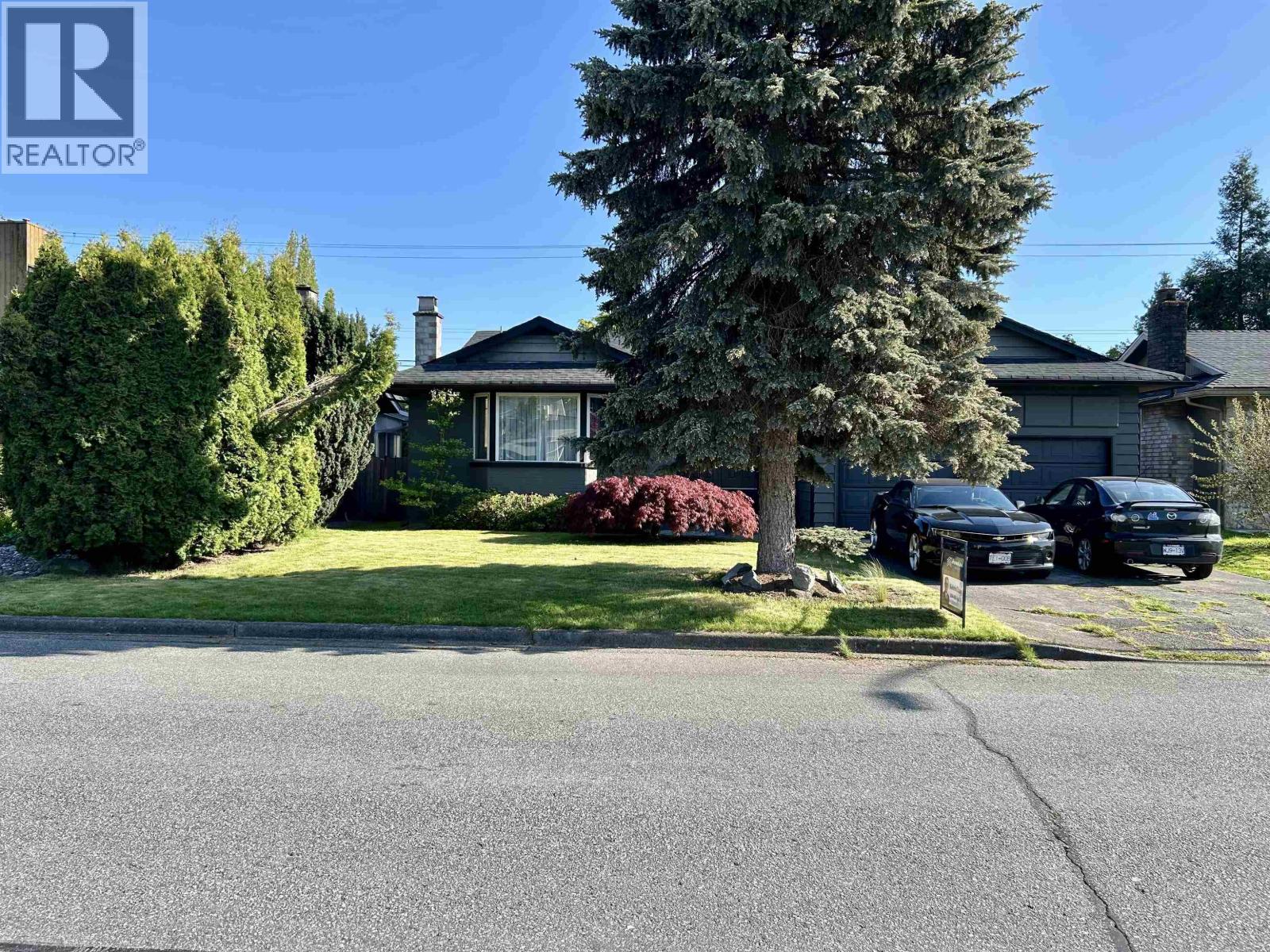 7560 WATERTON