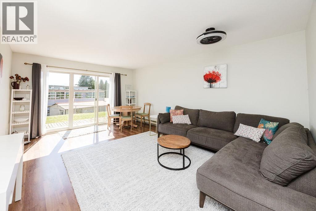 622 FARNHAM Unit 2