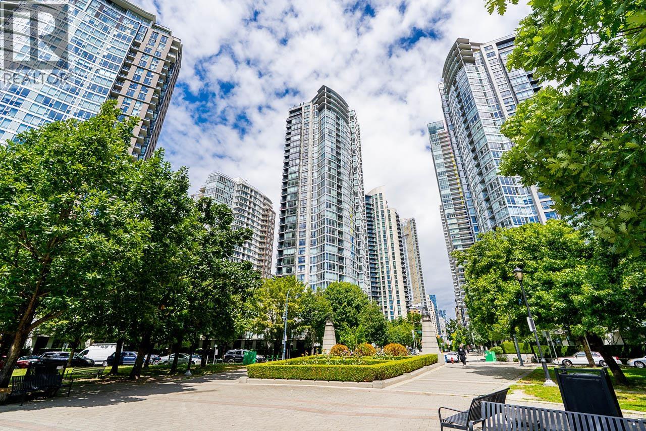 1495 RICHARDS Unit 1202