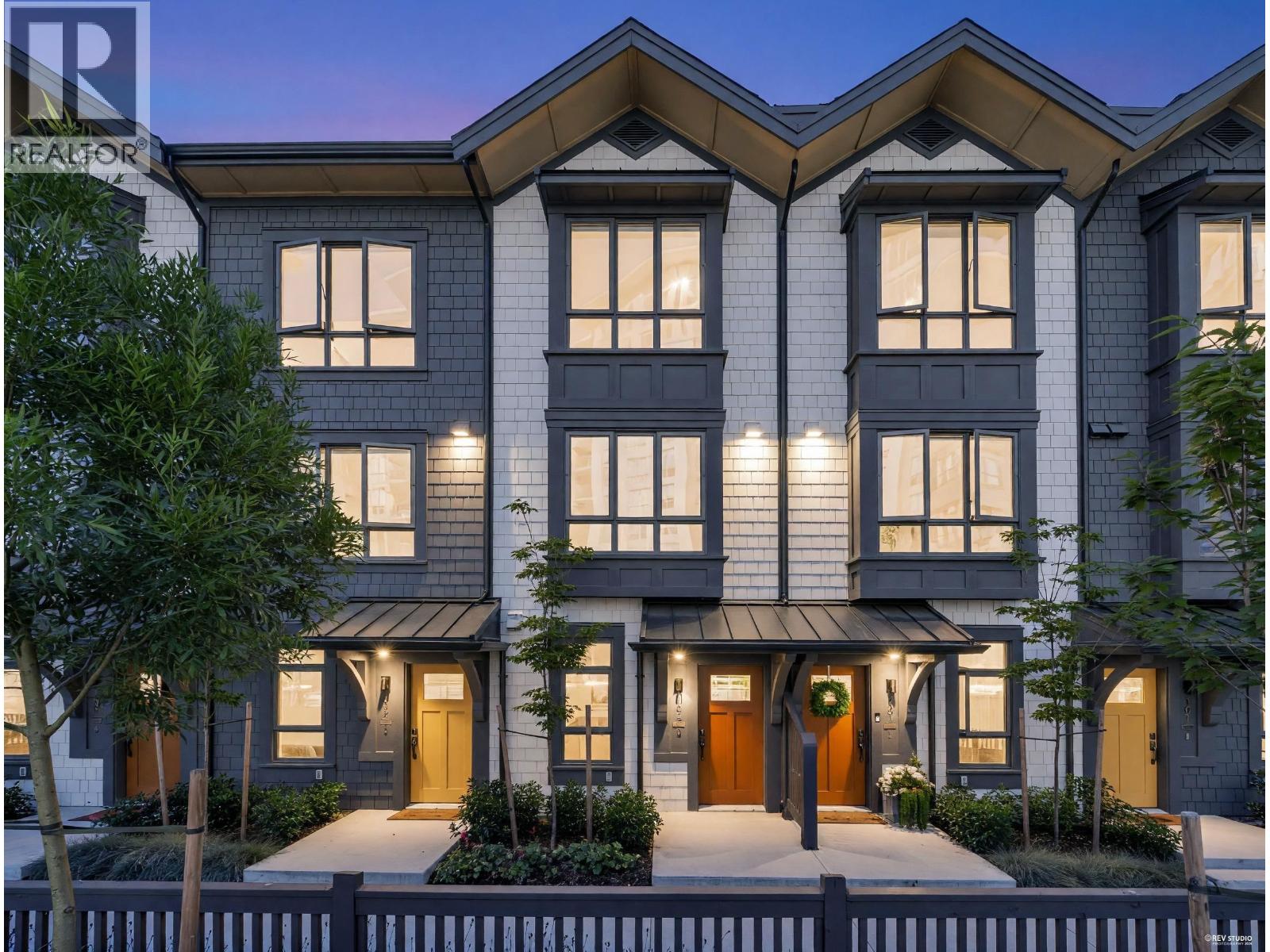 2320 EMERY Unit 103