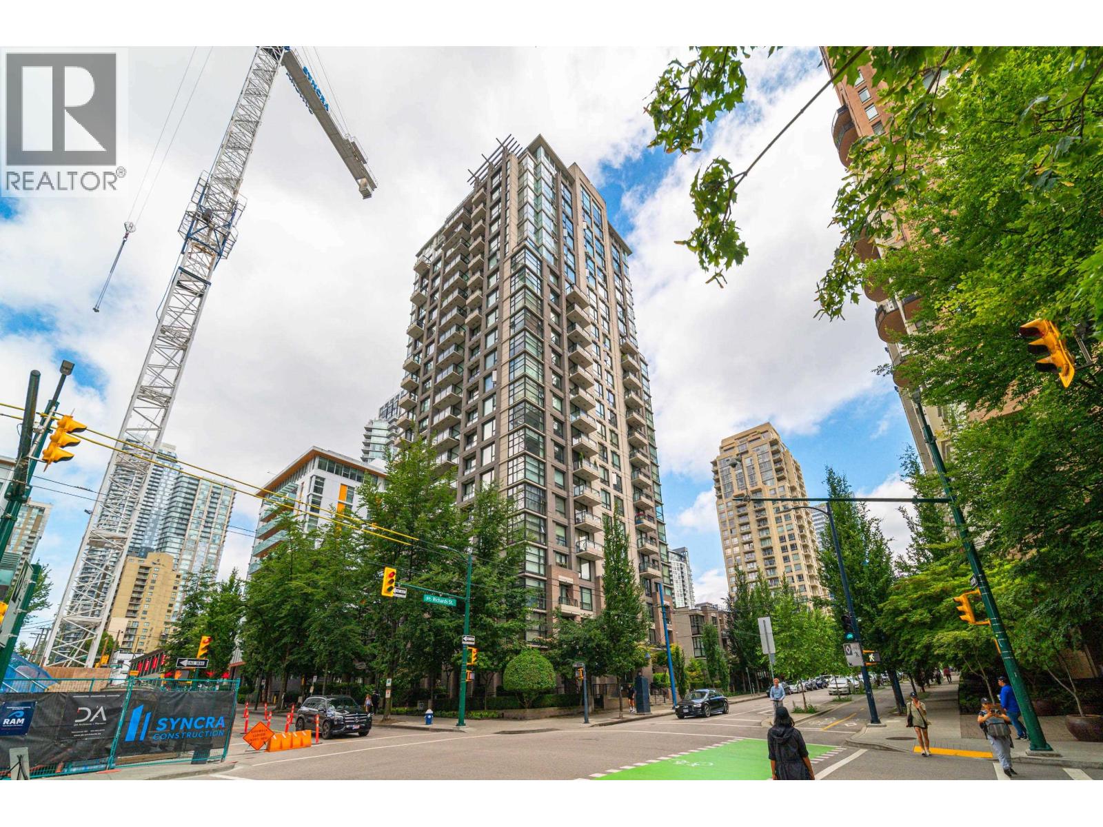1295 RICHARDS Unit 304