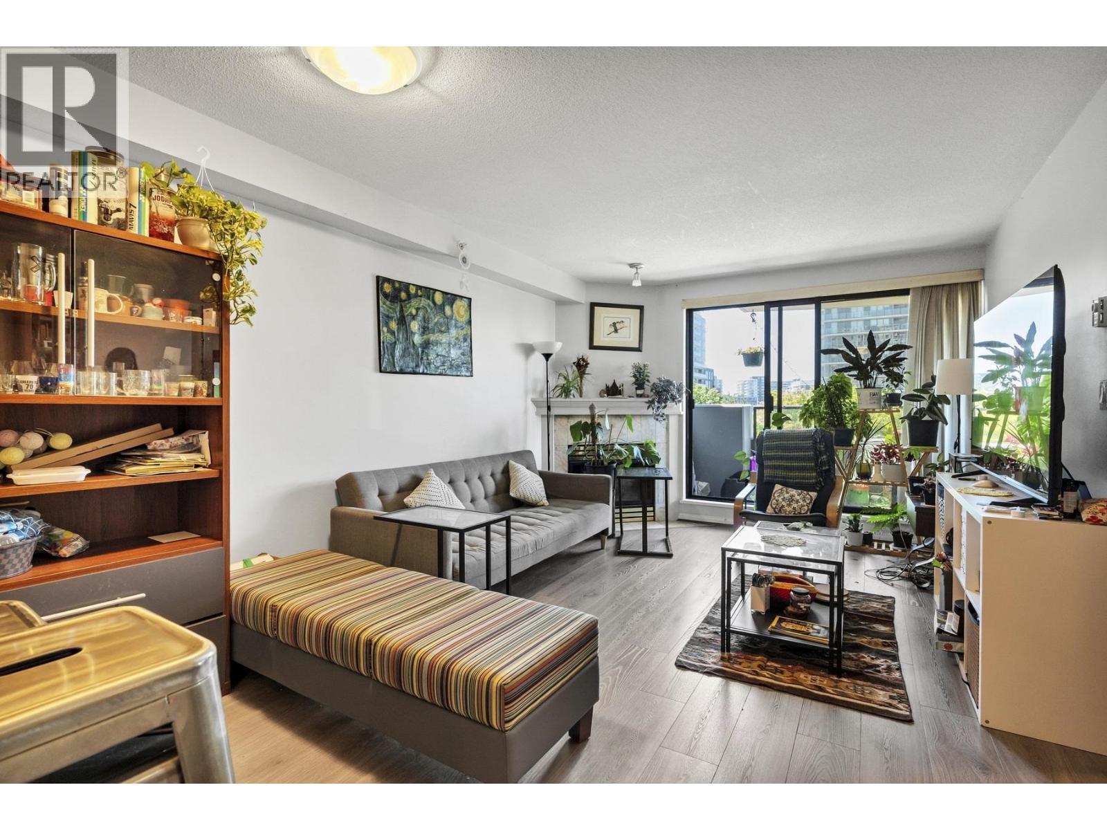6611 COONEY Unit 602