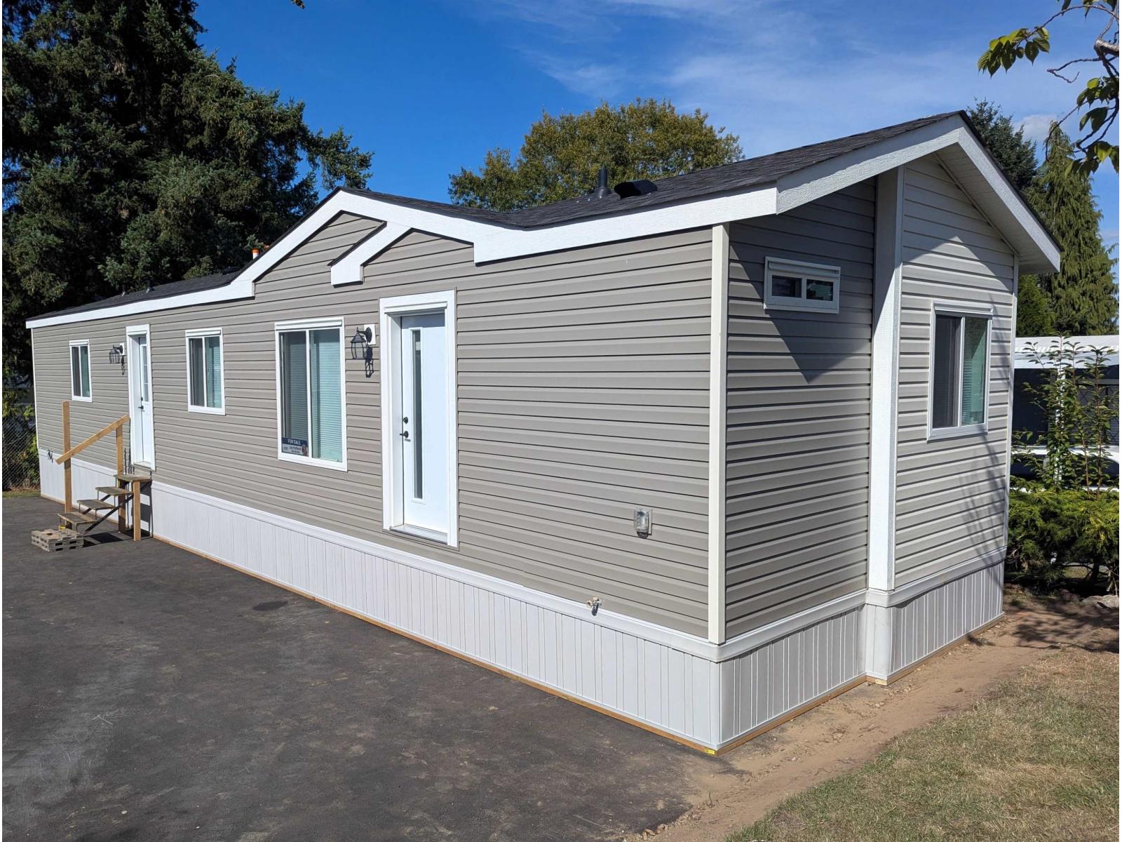 8220 KING GEORGE Unit 104
