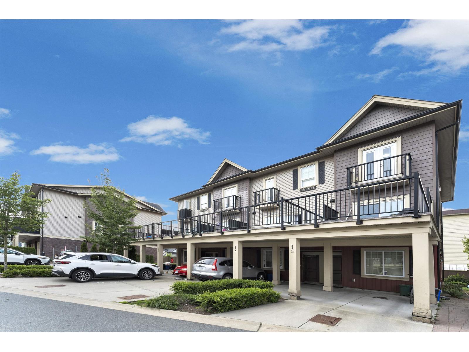 2530 JANZEN Unit 15