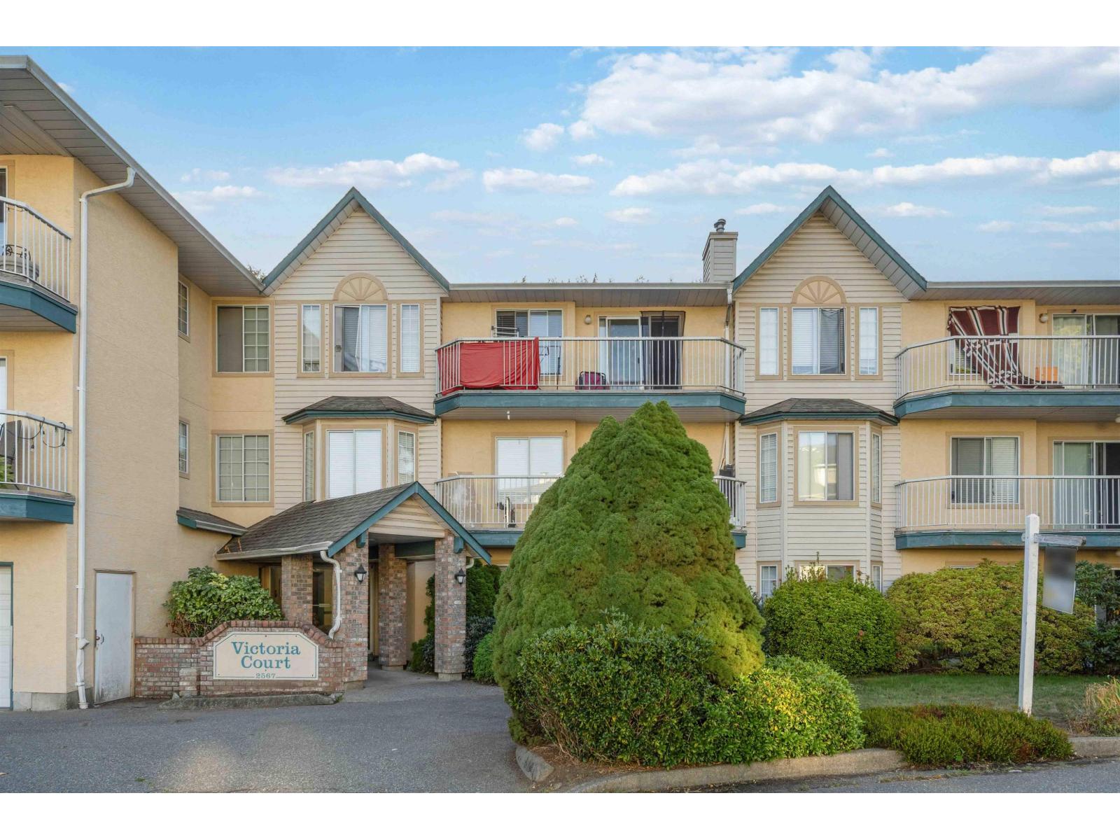 2567 VICTORIA Unit 206